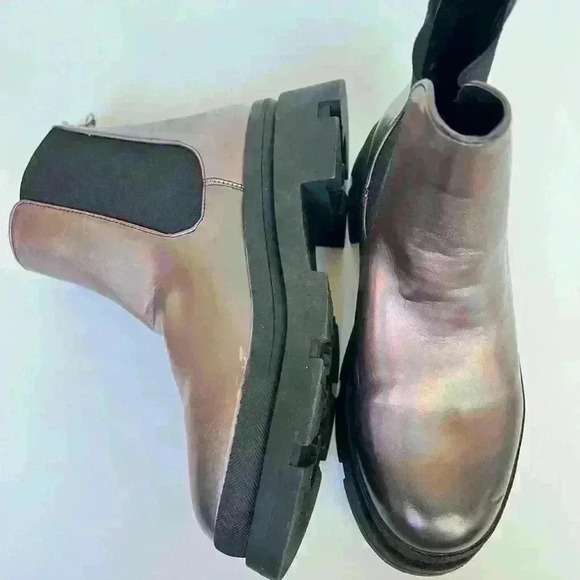 Steve Madden Kids JTeresta Purple
Iridescent Boot Big Girl - Picture 4 of 6